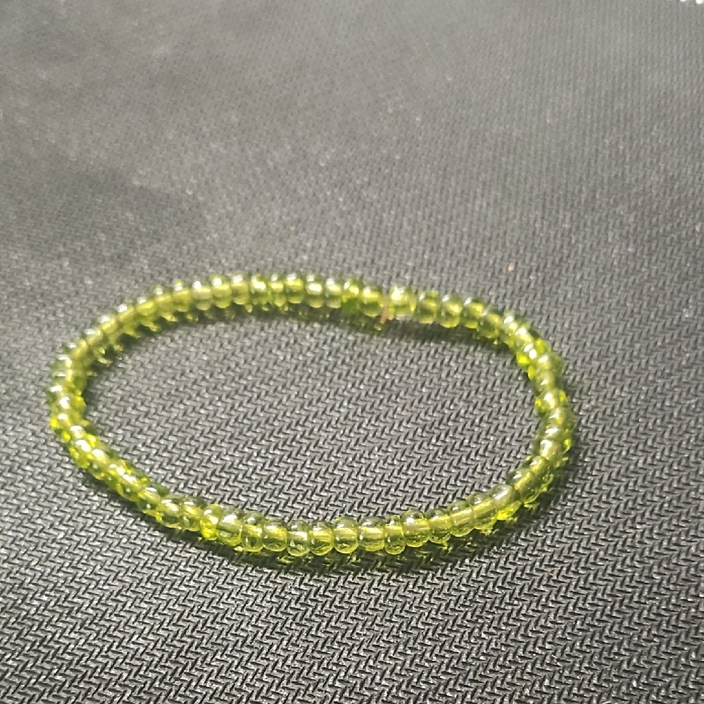 Elegant Green Beaded Bracelet